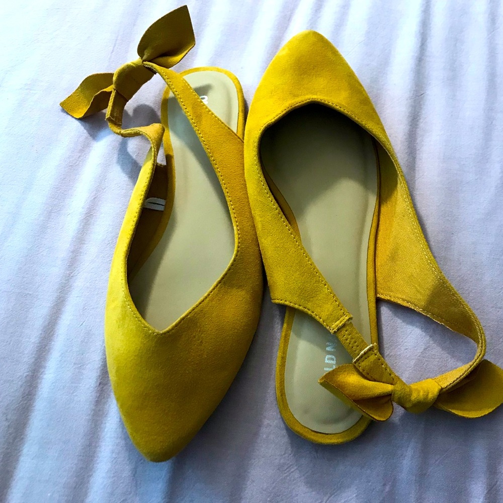 Size 9 Mustard Slingback pointed toe flats
